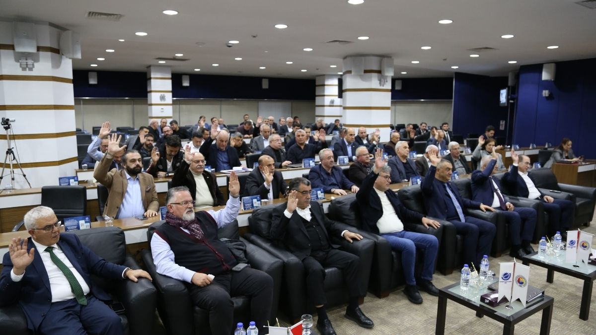 Kayso'dan Çin Uyarısı Kayseri Sanayisi İçin Kapsamlı Politika Şart! Sanayicinin Önü Nasıl Açılacak Kayseri Sanayi Odası (Kayso) Meclis Toplantısı'nda Küresel Ekonomi Masaya Yatırıldı. Başkan Me (2)