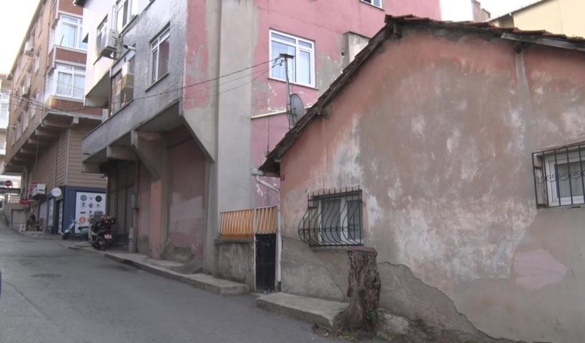 Kocasını Kızgın Yağ Ile Yakrı (2)