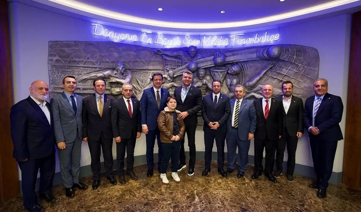 Mahmut Arıkan Fenerbahçe'ye Bağış (1)