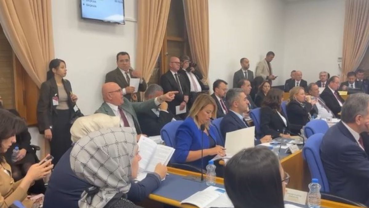 Mecliste Elektrik Kesintisi Tartışması (2)