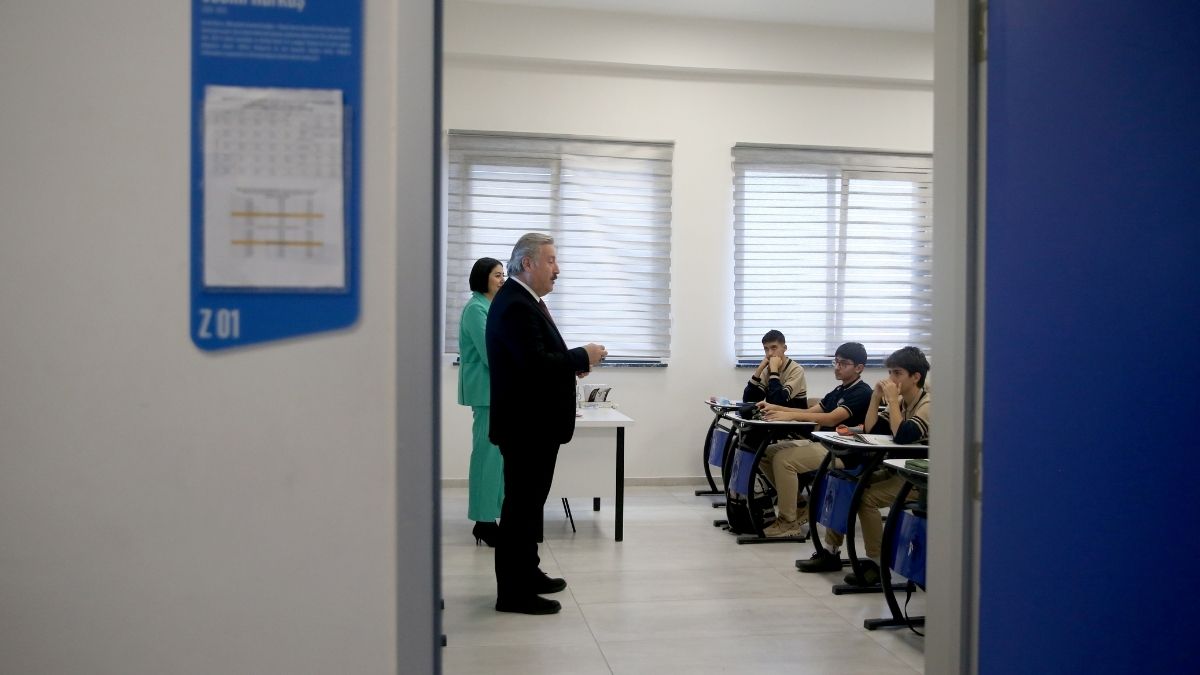 Melikgazi Baskani Ogretmen Havacilik Lisesi (14)-1