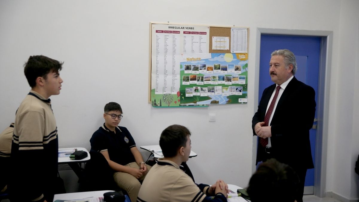 Melikgazi Baskani Ogretmen Havacilik Lisesi