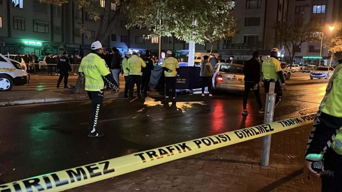 Millet Caddesi’nde Feci Kaza Çarpmanın Etkisiyle Savruldu!