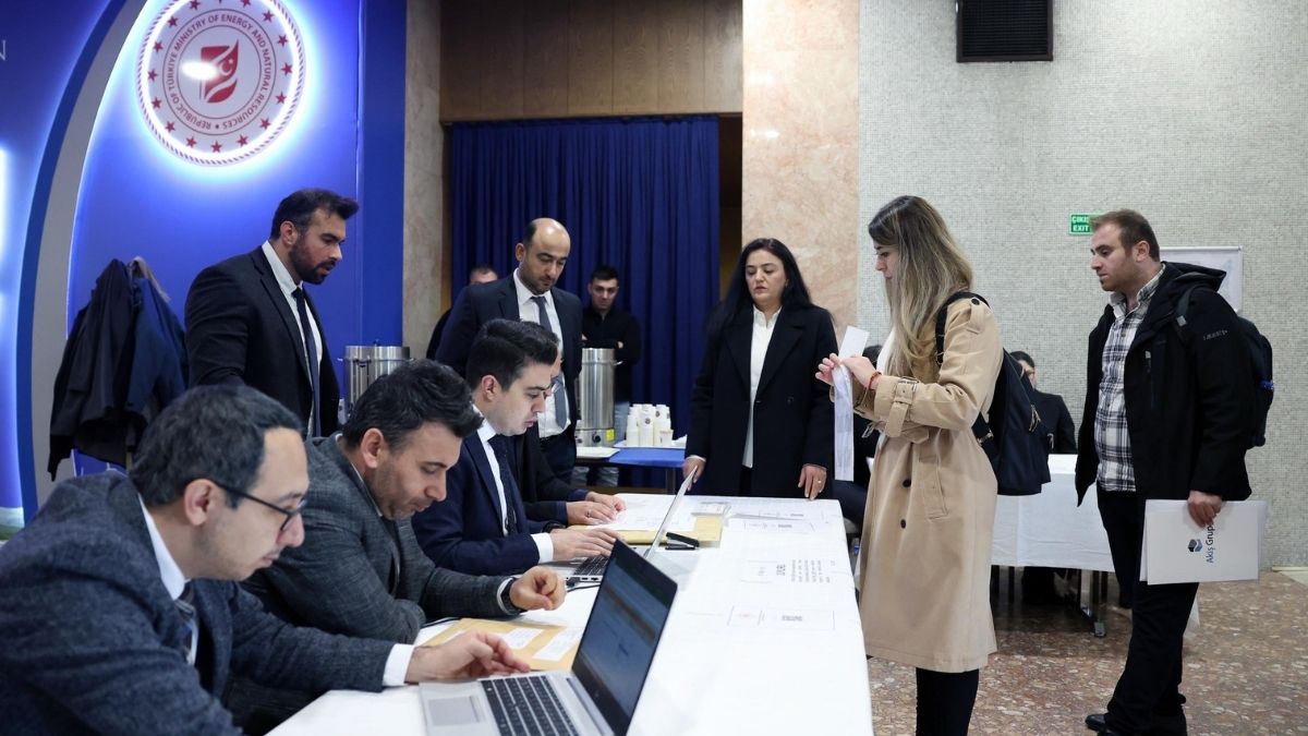 Nadi̇re Temur 2025 11 25T122527.917-1