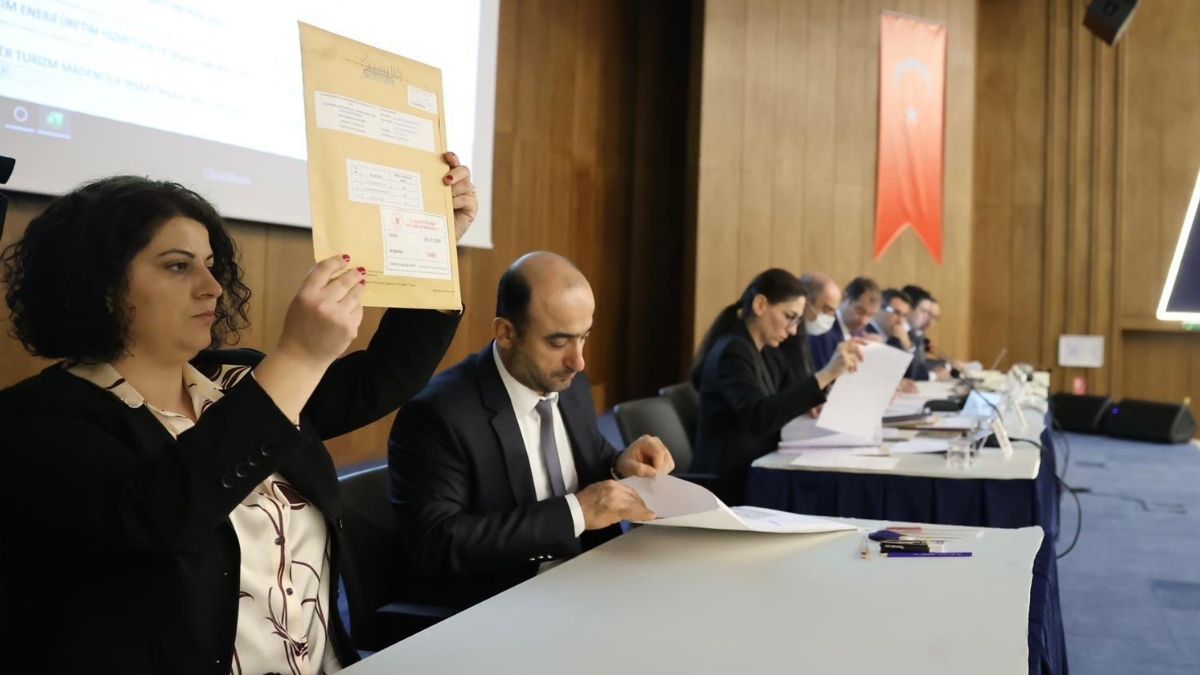 Nadi̇re Temur 2025 11 25T122654.226