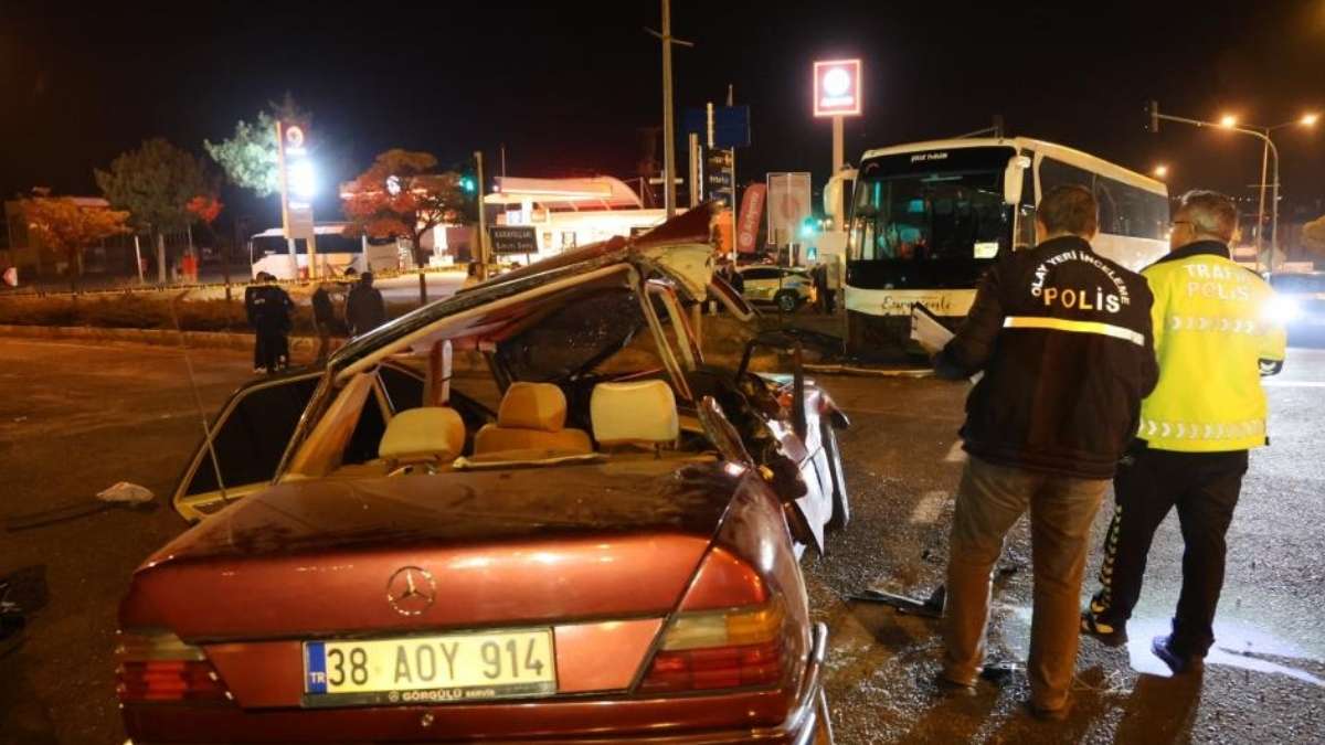 Nevşehir’de Korkunç Kaza 2 Ölü 2'Si Ağır 3 Yaralı!-1