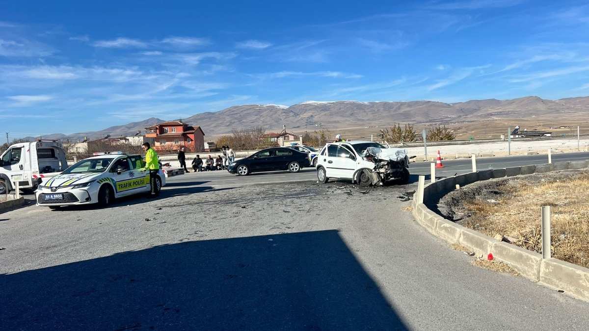 Niğde–Kayseri Yolunda Feci Çarpışma Genç Sürücü Ağır Yaralandı2