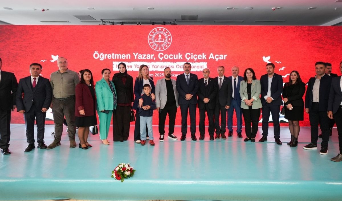 “Öğretmen, Yazar; Çocuk Çiçek Açar” Yarışmasında Ödüller Sahiplerini Buldu (2)