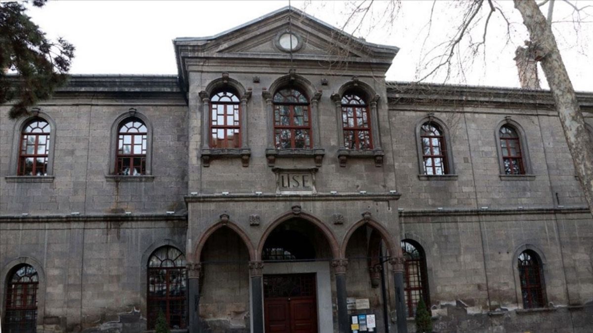 Okumam Yazmam Yok Amma Kayseriliyim (3)