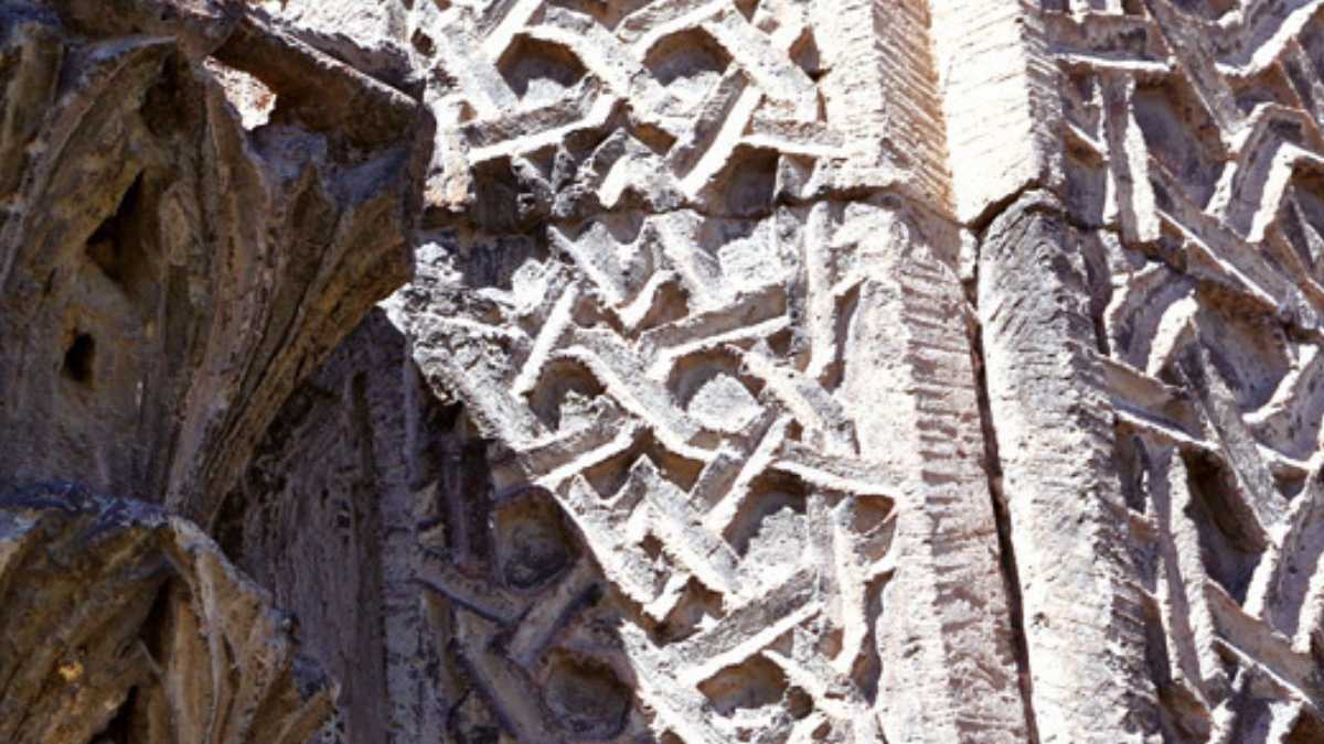 Şehrin Kalbinde 800 Yıllık Sessizlik Sahabiye Medresesi Hangi Sırları Saklıyor4