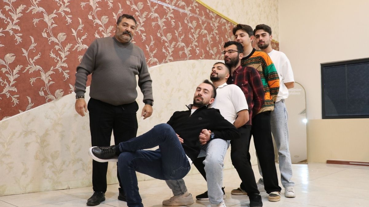 Sivas Ağırlama Halayı Meclis Gündeminde Ayak Tabanı Göstermek Ayıp Tartışması! Seo Başlık Önerileri (Halk Diliyle) Sivas Halayında Skandal İddia Meclis Başkanı Uyardı, Ayak Tabana Göstermek Kültü (1)