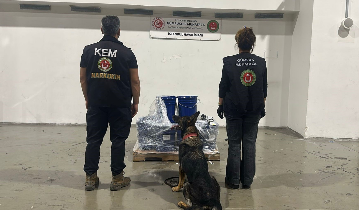 Ticaret Bakanlığı Ekiplerinden Dev Operasyon 1 Ton 65 Kilo Esrar Yakalandı