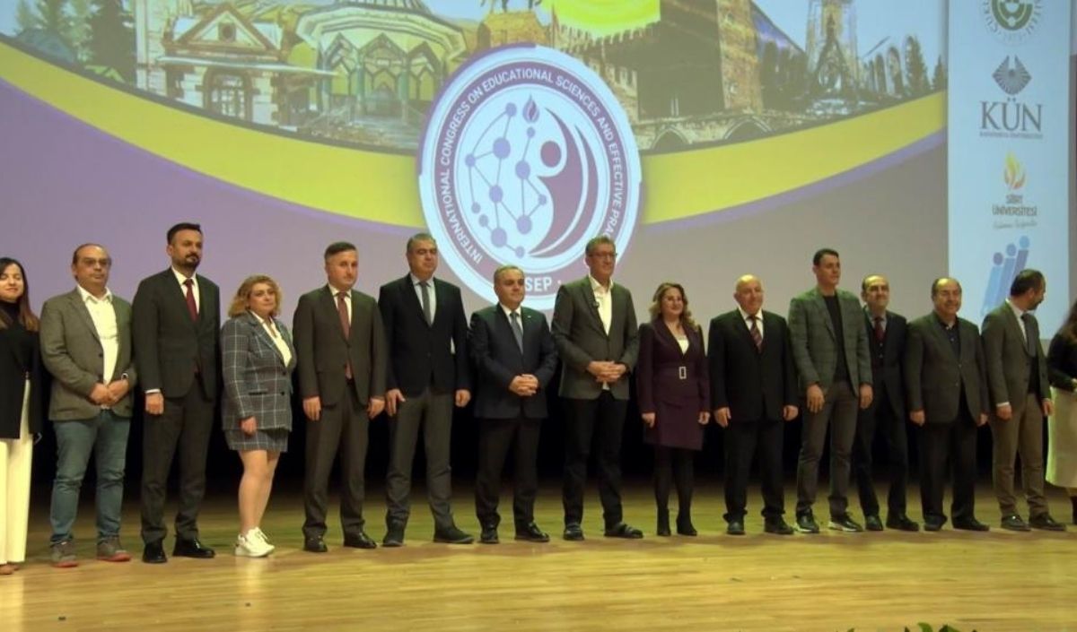 Ziya Selçuk Kayseri’de Konuştu Yapay Zeka Insan Aklının Ilk Intiharı (3)