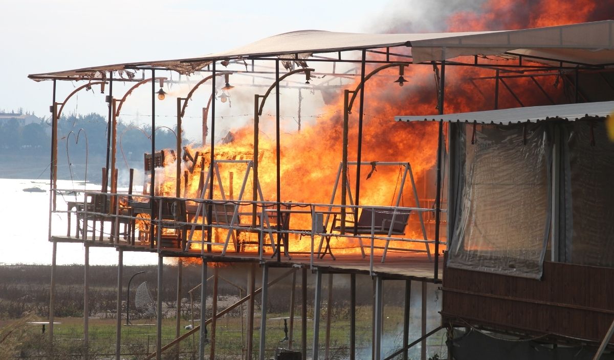 Adana'da Yıkım Gerginliği Bitti Kepçeler Yıkıma Başladı (6)