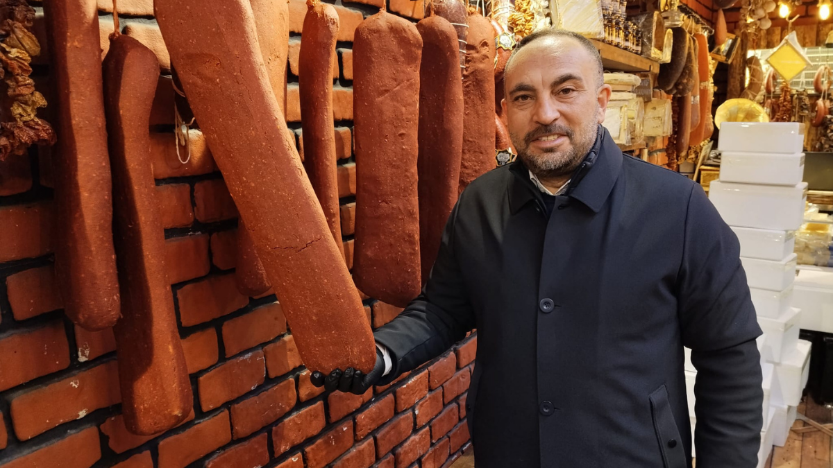 Kayseri’de pastırma sofralara lezzet katan ürünlerin başında geliyor