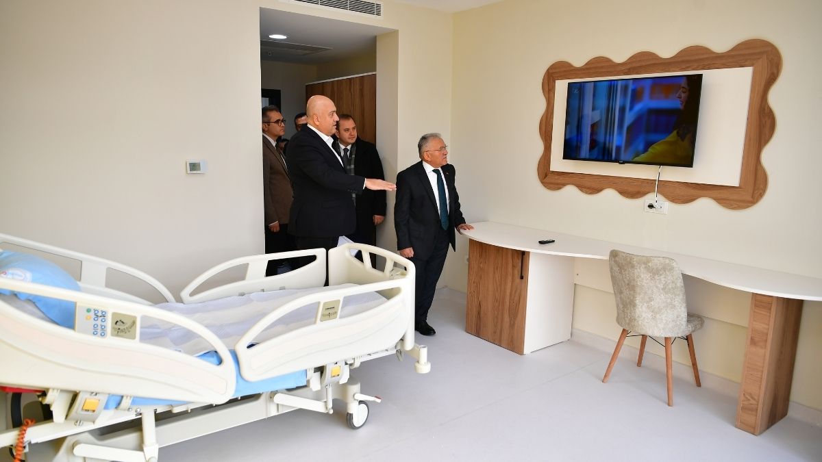 Başkan Büyükkılıç, Saffet Arslan Palyatif Bakım Merkezi’nde İncelemelerde Bulundu (1)