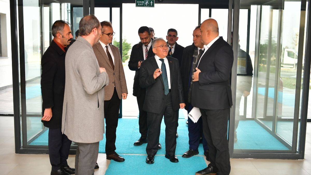 Başkan Büyükkılıç, Saffet Arslan Palyatif Bakım Merkezi’nde İncelemelerde Bulundu (4)