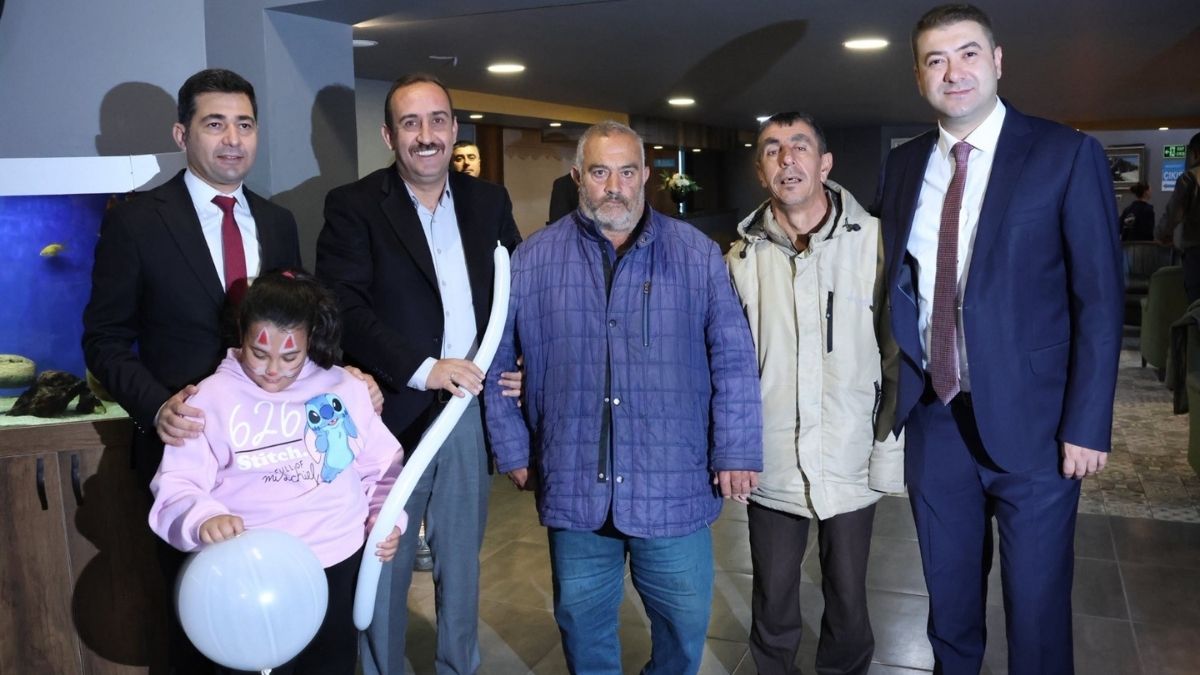 Başkan İlmek, Makam Koltuğunu Zihinsel Engelli Savaş Bağlar'a Devretti (3)