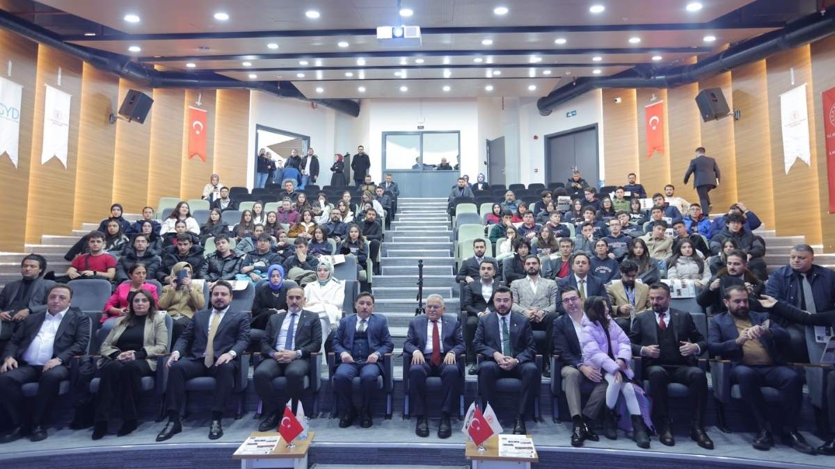 Başkan Memduh Büyükkılıç Kayserili Genç Girişimcilere Destek Sözü Verdi (2)