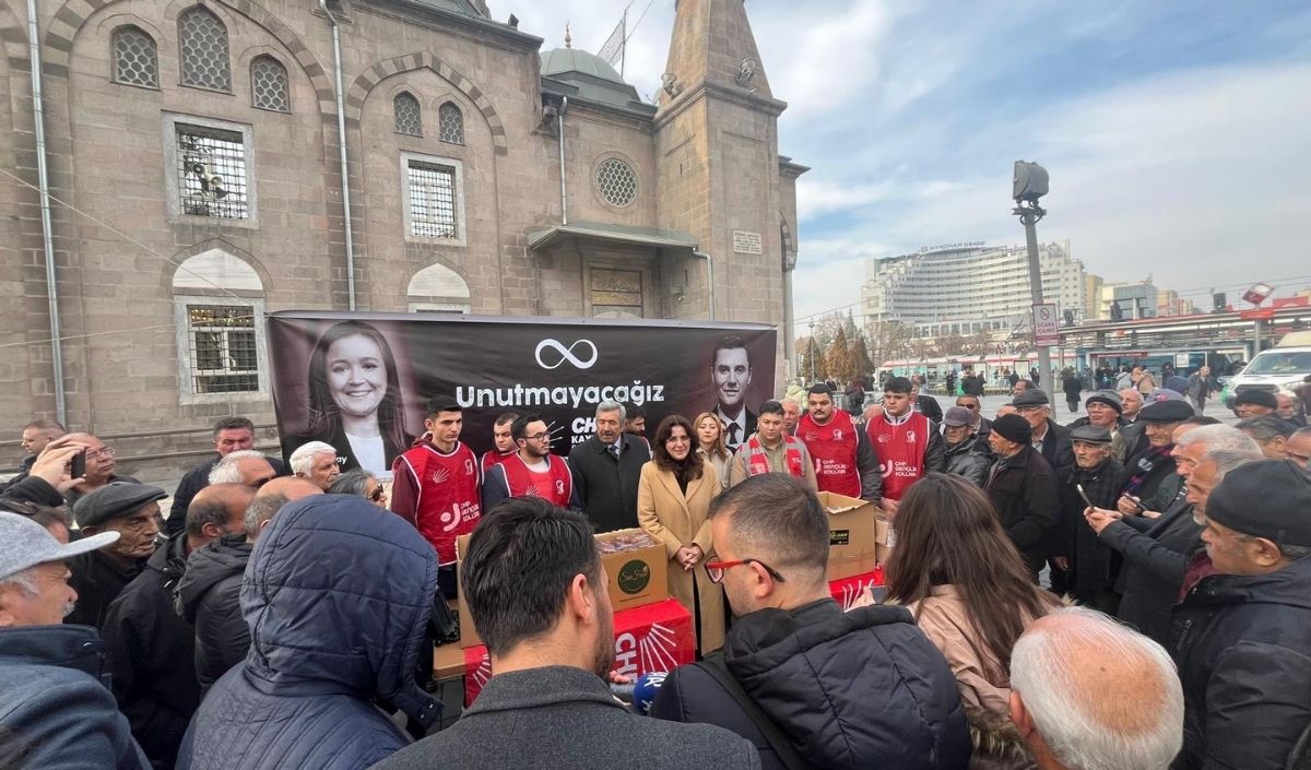 Chp Kayseri’de Iki Başkan Için Lokma Dağıttı (1)