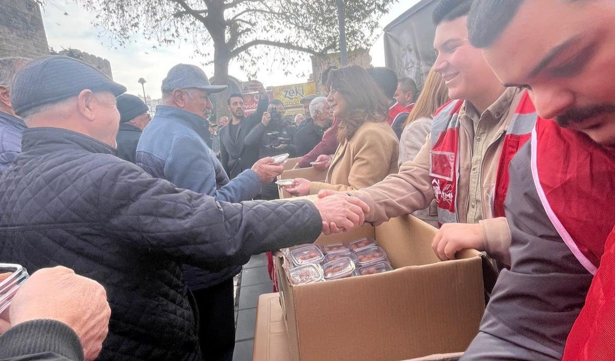 Chp Kayseri’de Iki Başkan Için Lokma Dağıttı (3)