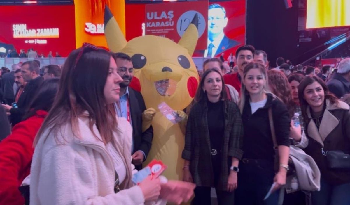 Chp Kurultayı’nda Pikachu Sürprizi (1)
