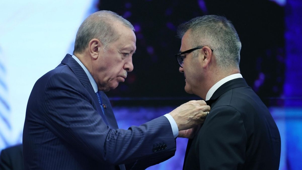 Chp'den Ak Partiye Geçti (1)