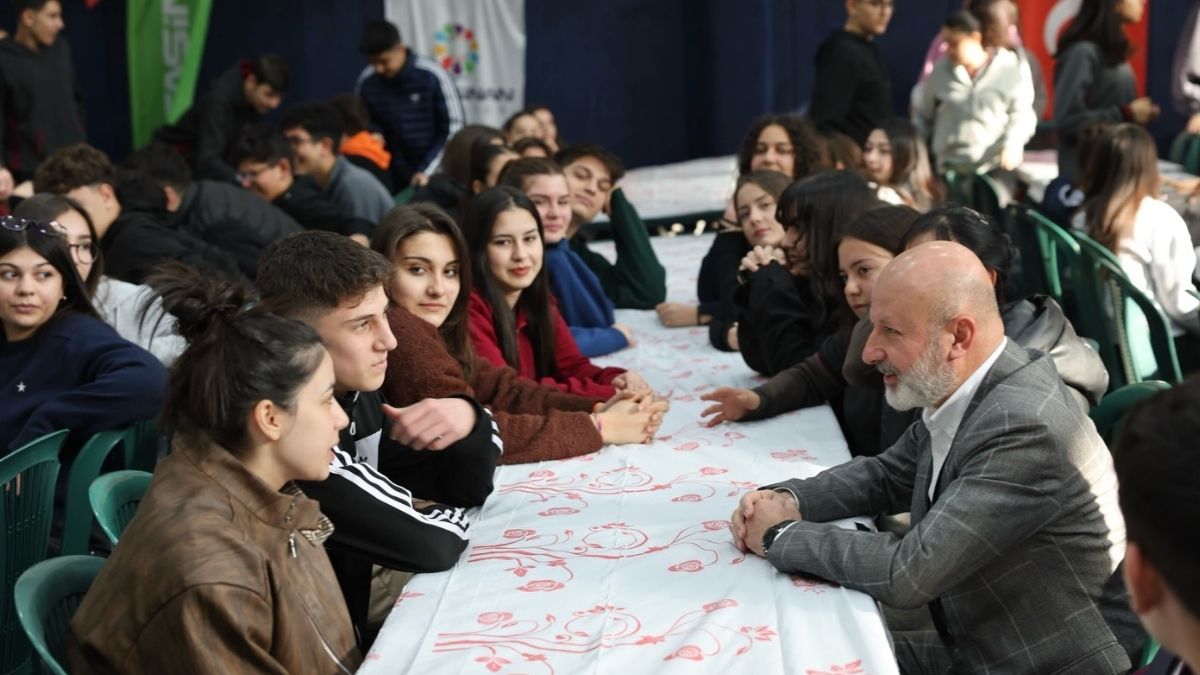 Çolakbayraktar Öğrenci̇lerle Buluştu (1)