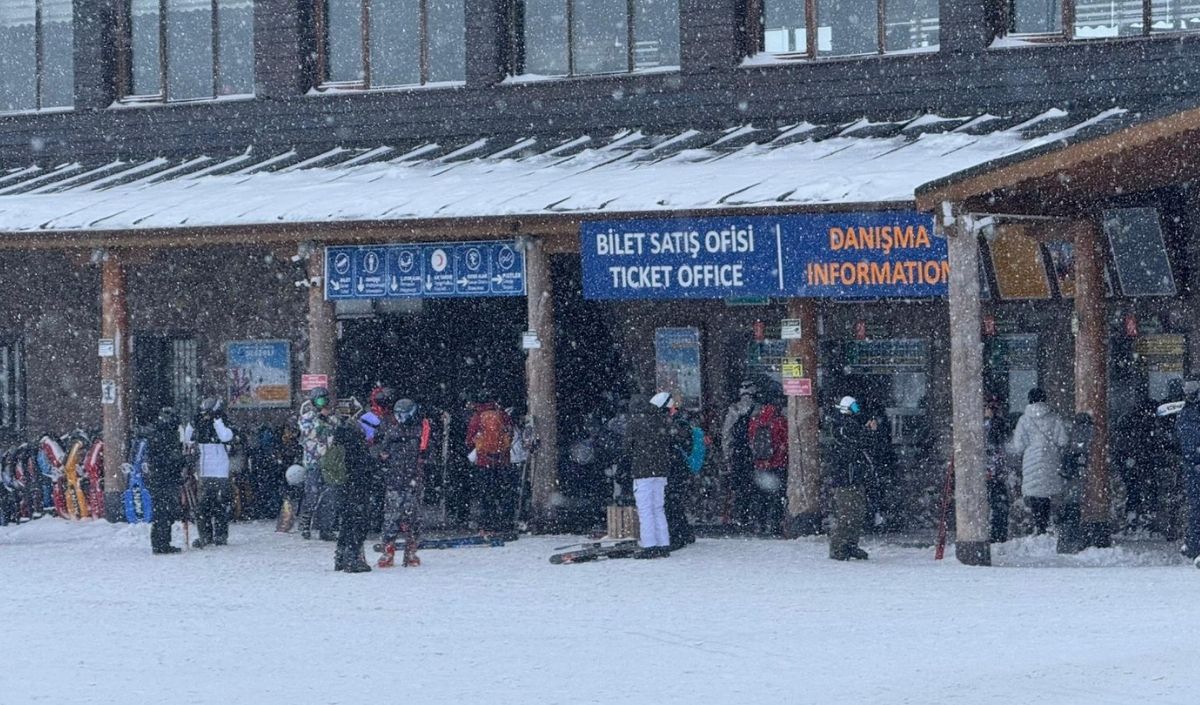 Erciyes’te Hafta Sonu Yoğunluğu! Pistlerde Kayak Keyfi (3)