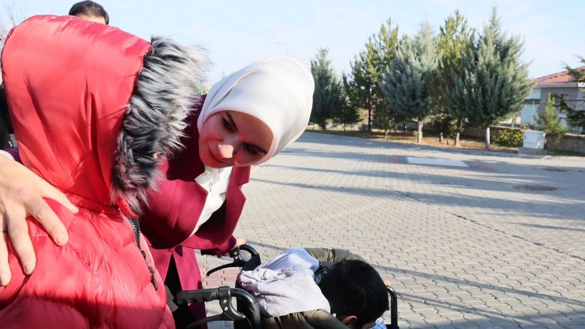 Güvercin Kümesinde Yaşıyordu Devletin Sahip Çıktığı 11 Yaşındaki Adnan’ı Bakan Göktaş Yalnız Bırakmadı (3)