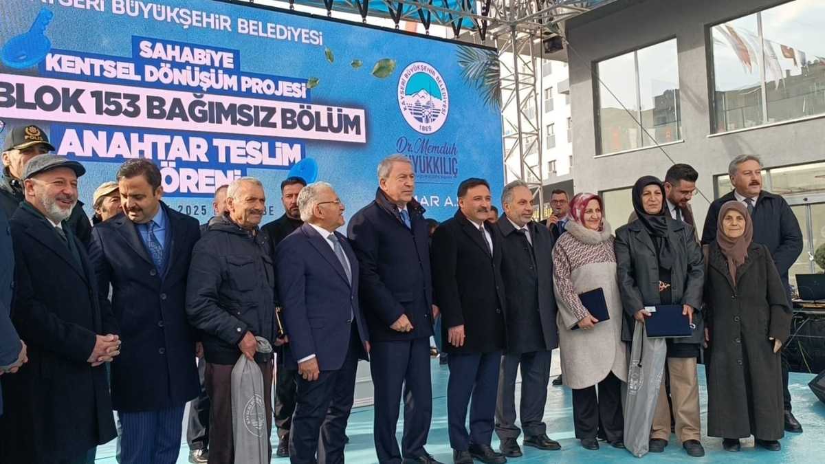 Hulusi Akar Terörsüz Türkiye Komisyonu Öncesi Kayseri’de Konuştu ‘Terörü Unutmadık, Teröristi Unutmadık!’ (3)