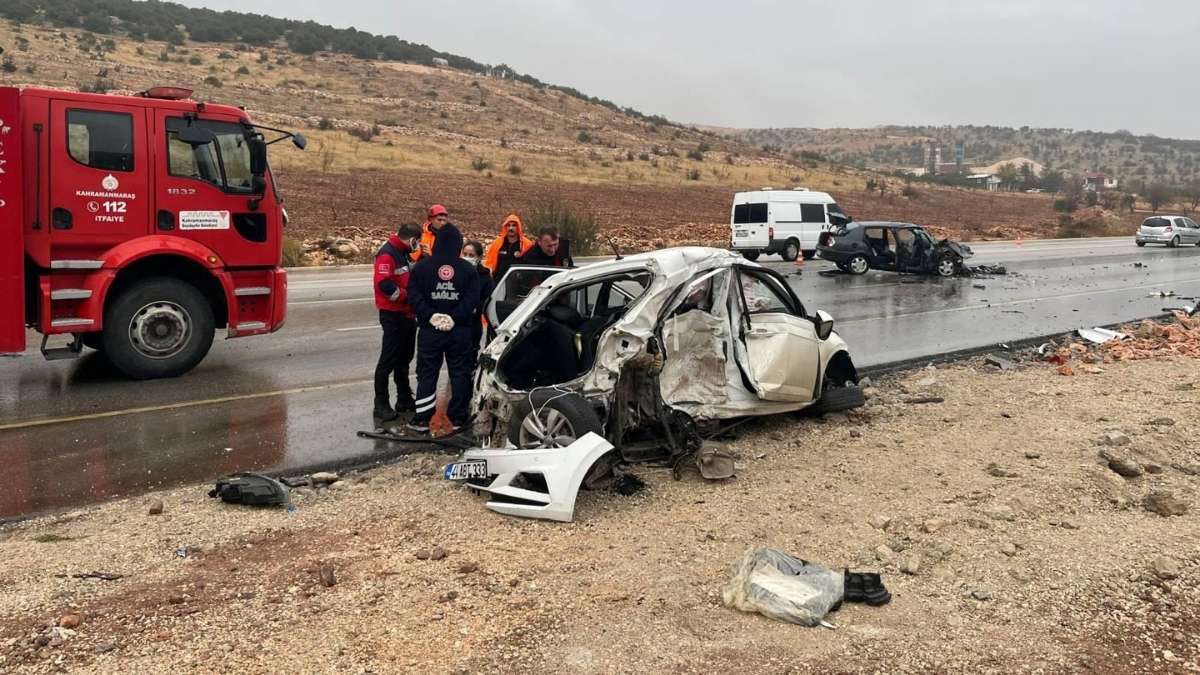 Kahramanmaşraş’ta Araçların Kağıt Gibi Parçalandığı Kazada 26 Yaşındaki Doktor Hayatını Kaybetti 2 Kişi Ağır Yaralı (5)