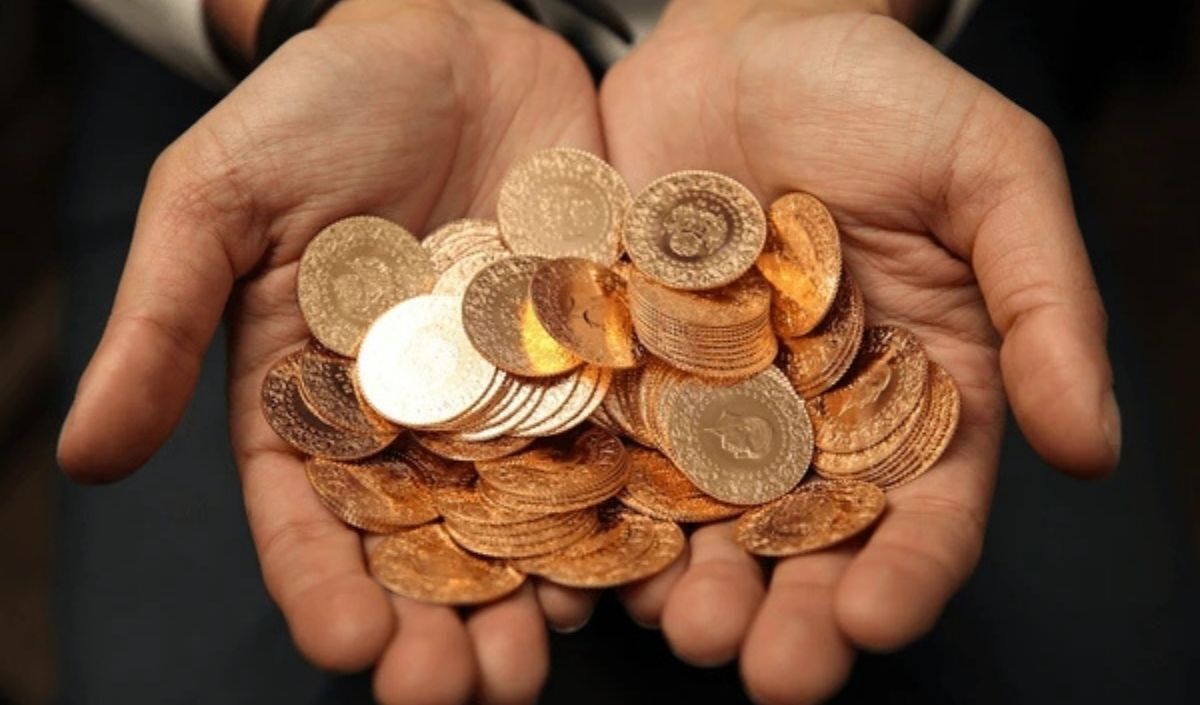 Kayseri Altın Fiyatları 23 Aralık 2025 Itibarıyla Yeniden Yükseldi. Kayseri’de Gram Altın, Çeyrek Altın, Yarım Altın Ve Ata Lira Fiyatları Güncellendi. Kayseri Sarraflar Ve Kuyumcular Derneği’nin