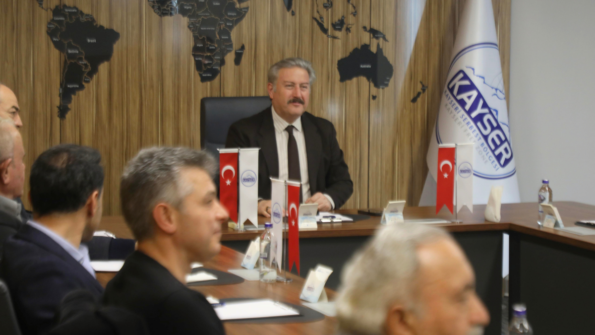 Kayseri Serbest Bölge’de 2025’In Son Yönetim Kurulu Toplantısı Yapıldı Kayseri̇ Haber Kayseri’nin Üretim Ve Iş Alanında Önemli Merkezlerinden Biri Olan Kayseri Serbest Bölge’de, 2025 Yılının Son Yö (4)
