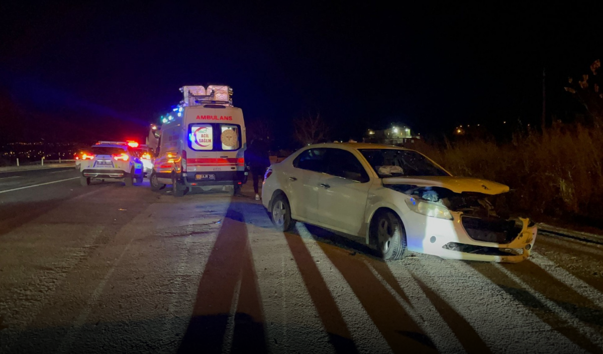 Kayseri–Sivas Kara Yolunda Peş Peşe Kazalar 1’I Jandarma 7 Yara (1)