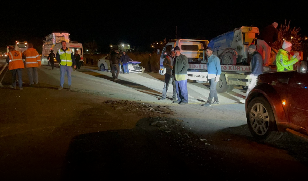 Kayseri–Sivas Kara Yolunda Peş Peşe Kazalar 1’I Jandarma 7 Yara (2)