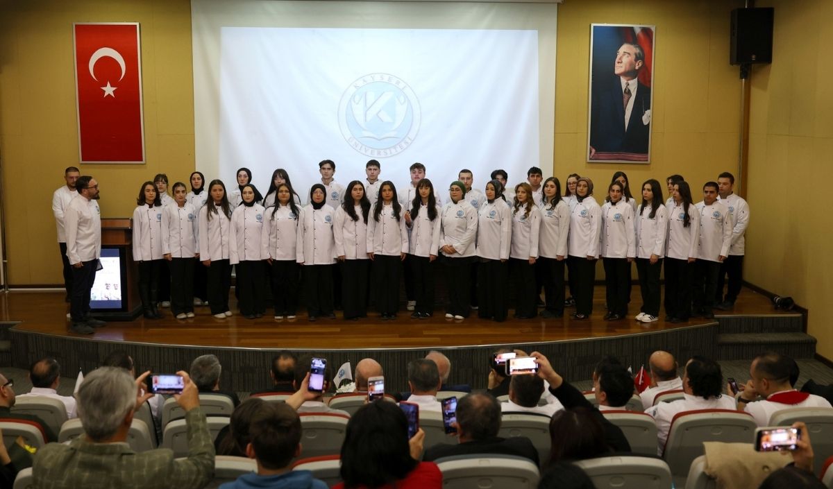 Kayseri Üniversitesi’nde Geleceğin Şefleri Önlüklerini Giydi (2)