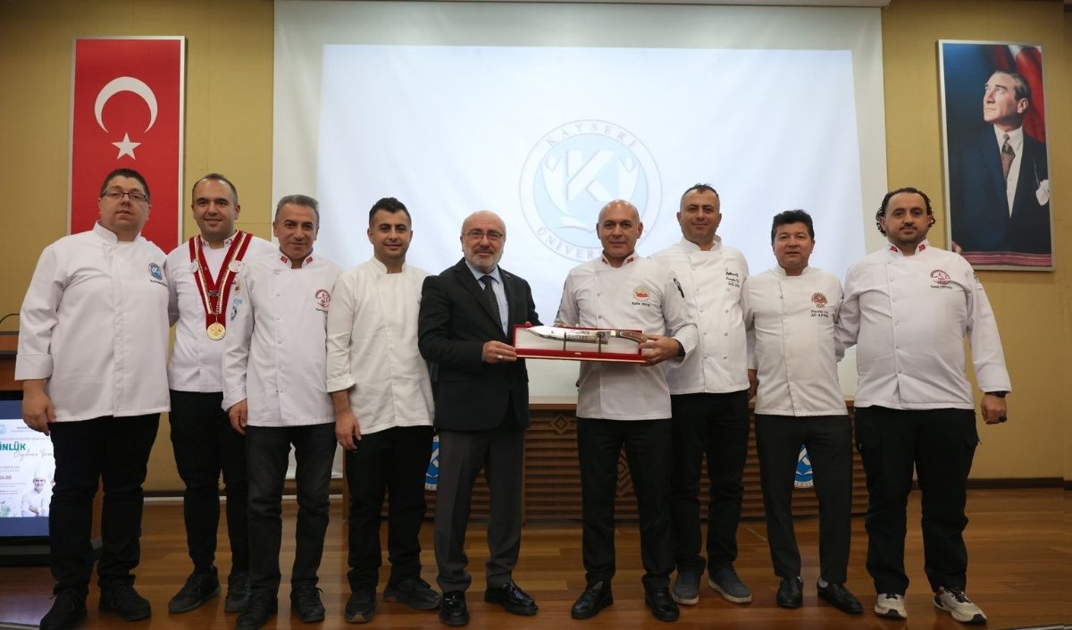 Kayseri Üniversitesi’nde Geleceğin Şefleri Önlüklerini Giydi (3)-1