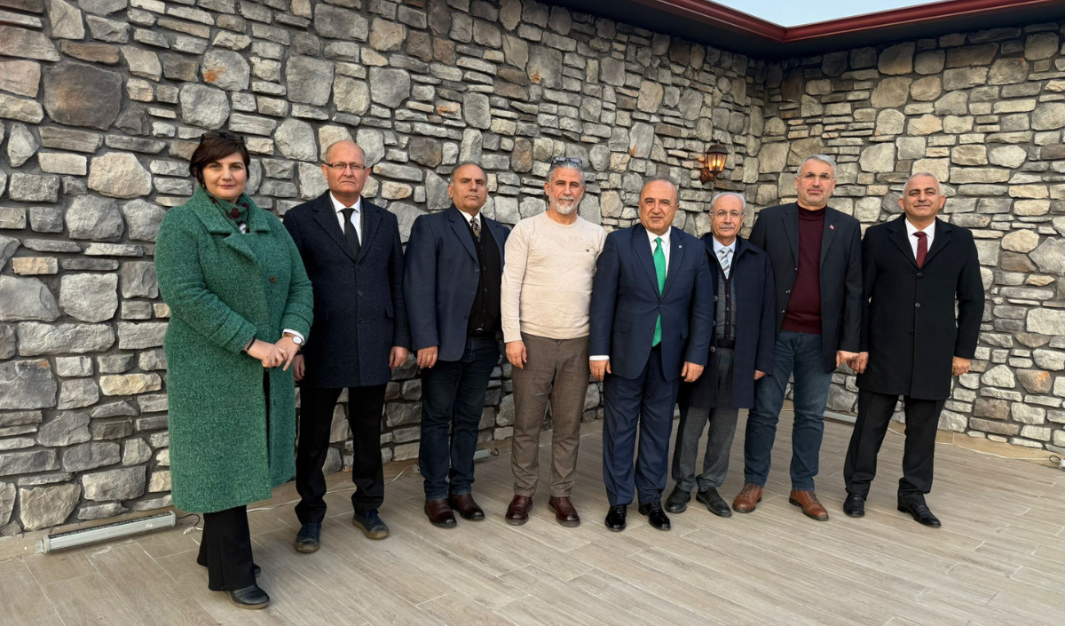 Ziraat Mühendisleri Odası Kayseri Şubesi yönetimine aday olan Mühendis Grubu, gazetemiz Genel Yayın Yönetmeni Azim Deniz’i ziyaret ederek projelerini anlattı. ZMO Kayseri seçimleri 21 Aralık Pazar günü yapılacak.