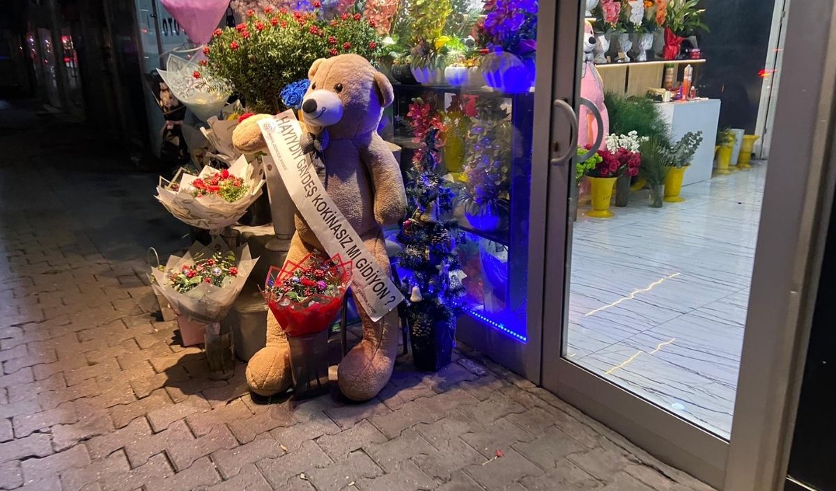 Kayseri’de Çiçekçiden Akıma Ayak Uyduran Ayıcık Dekoru (4)