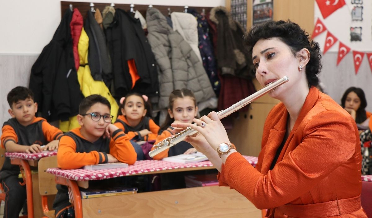 Kayseri’de Kanseri Yenen Öğretmen Göreve Başladı (2)