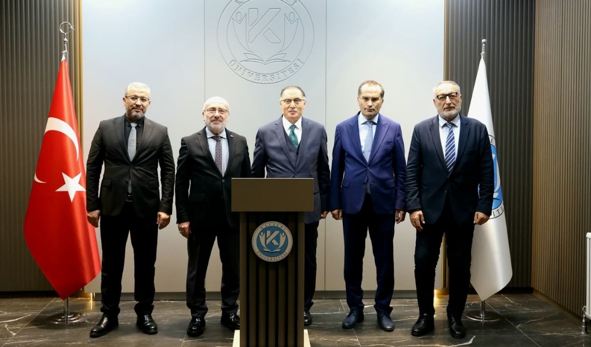 Kayseri’de Malkoç’tan Türkiye Yüzyılı Ve Üniversiteler Konferansı (2)