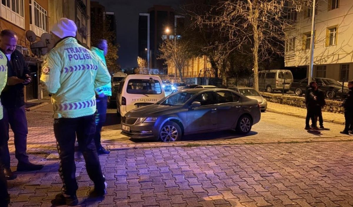 Kayseri'de Polise Çarpıp Kaçan Sürücü Kayboldu (2)