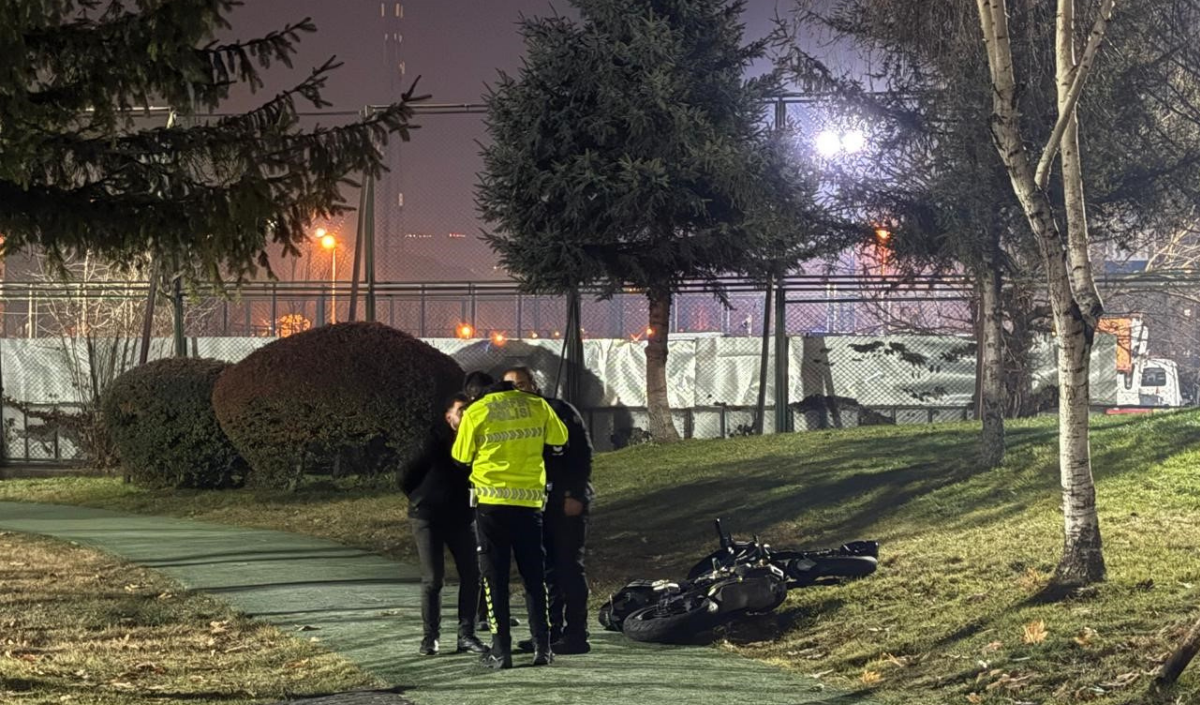 Kayseri’de Polisin ‘Dur’ Ihtarına Uymayarak, Kaçan Alkollü Sürücü Alkometreyi Üflememek Için Direndi (6)