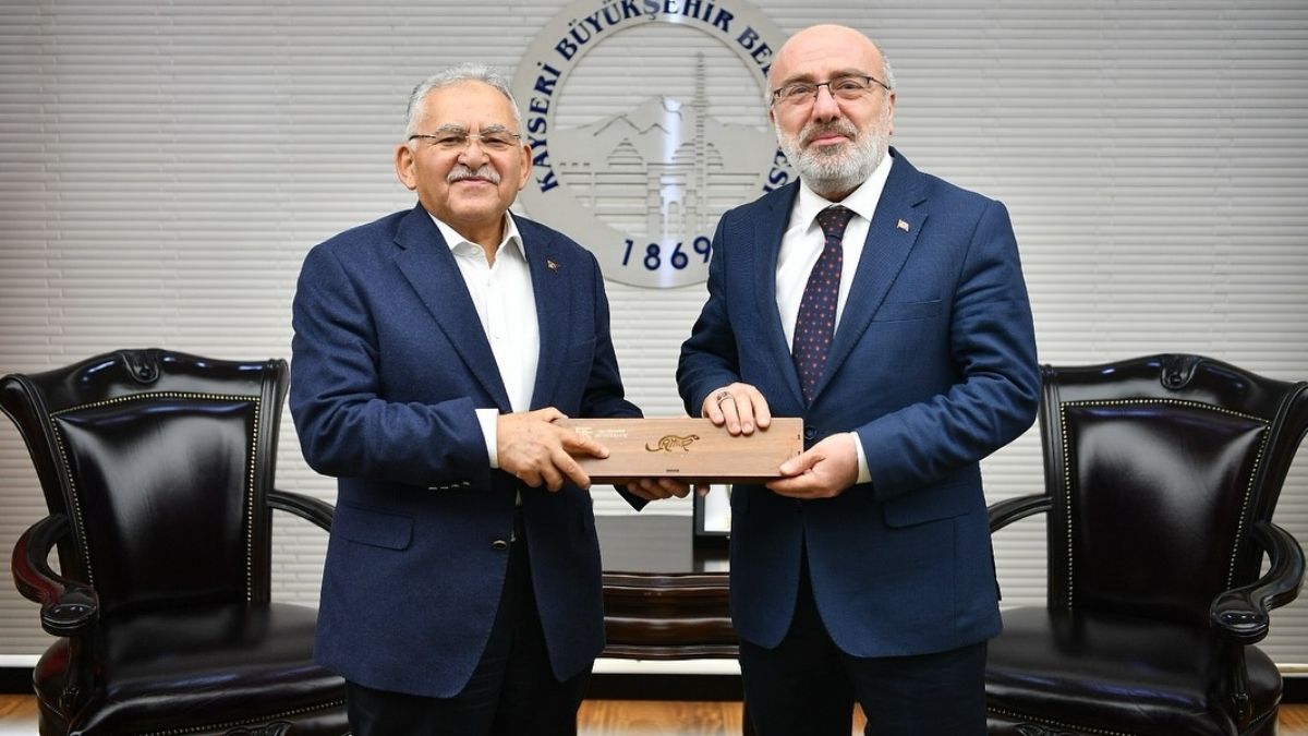 Kayü’den Başkan Büyükkılıç’a Özel Plaket Gastronomi Turizmine Örnek Teşkil Ediyor (3)