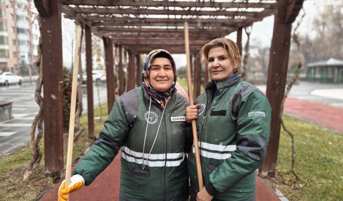 Kocasinan’da Kadınlar Parkları Baştan Aşağı Yeniliyor (1)