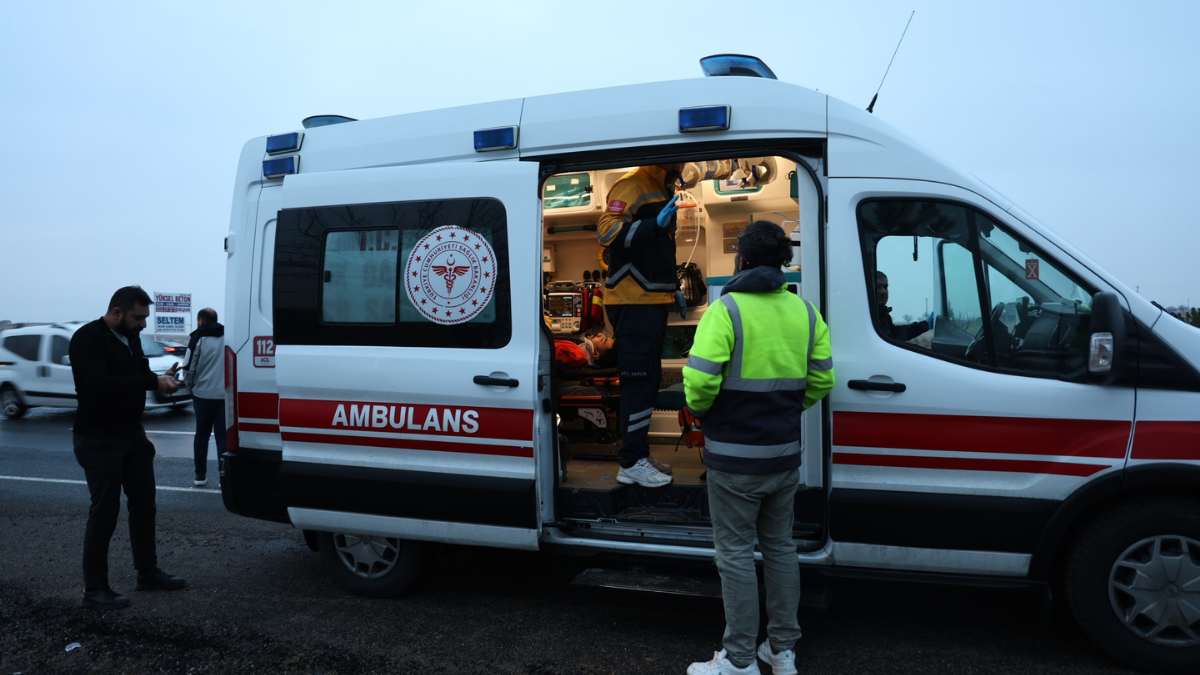 Kontrolden Çıkan Hafif Ticari Araç Takla Attı 1 Yaralı 26.12.2025 193614 Nevşehir Asayiş 20251226Aw607174 (Özel Haber) Fotoğrafı İndir Fotoğrafı İndir Fotoğrafı İndir Fotoğrafı İndir Fotoğr (2)