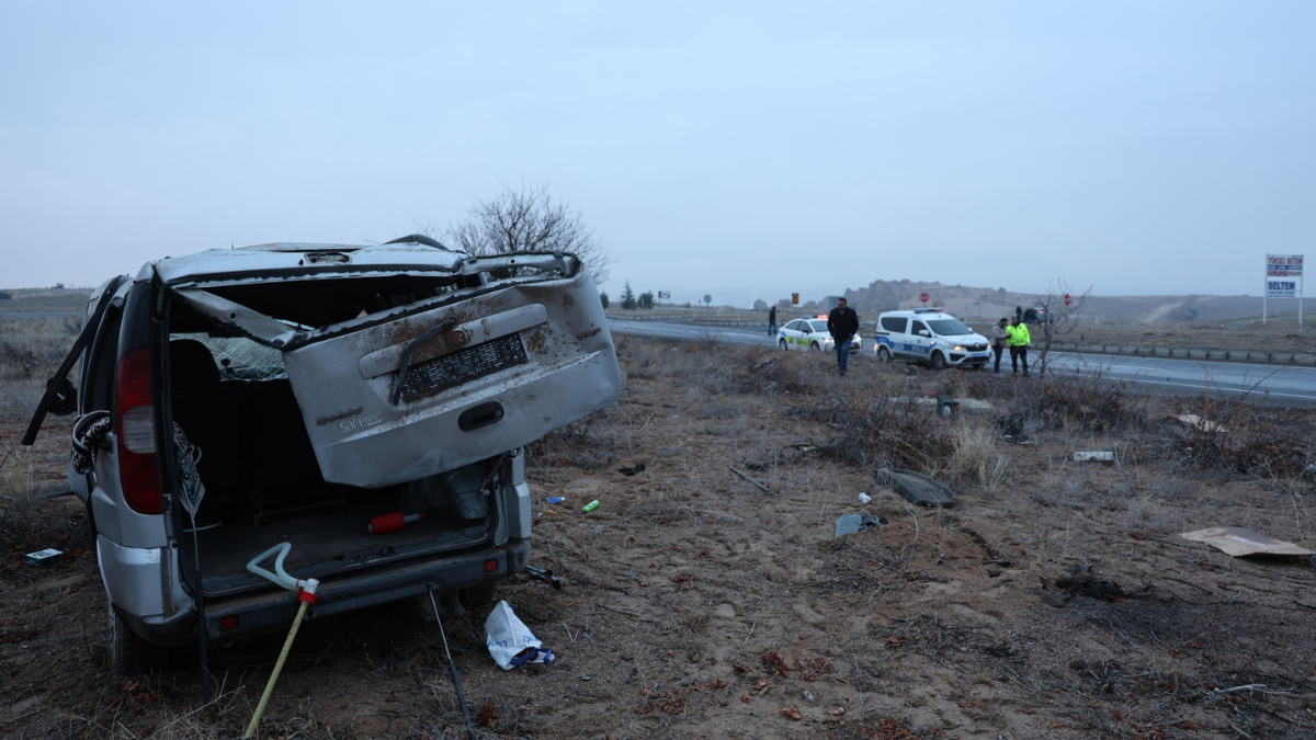 Kontrolden Çıkan Hafif Ticari Araç Takla Attı 1 Yaralı 26.12.2025 193614 Nevşehir Asayiş 20251226Aw607174 (Özel Haber) Fotoğrafı İndir Fotoğrafı İndir Fotoğrafı İndir Fotoğrafı İndir Fotoğr