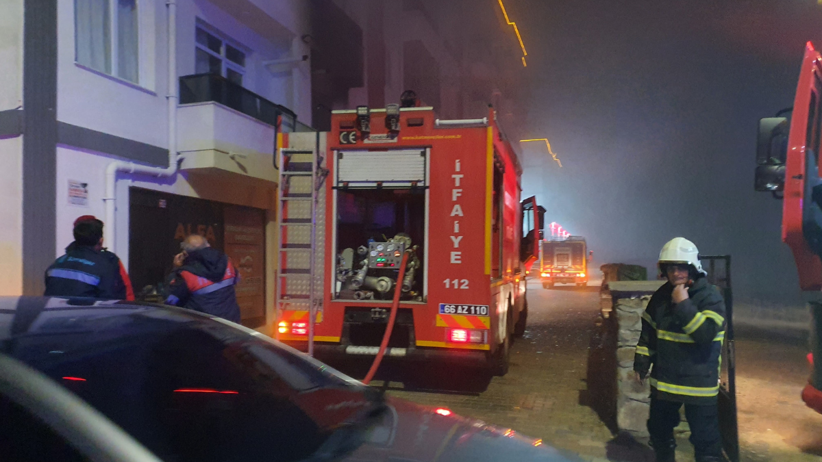 Kontrolden Çıkan Hafif Ticari Araç Tarlaya Uçtu (2)