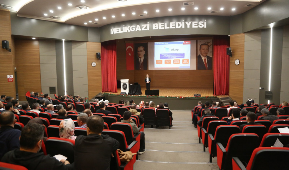 Melikgazi Belediyesi, Personelin Mesleki Gelişimini Artırmak Ve Hizmet Kalitesini Yükseltmek Amacıyla Kayseri Genelindeki Kamu Kurumlarını Da Kapsayan Kapsamlı Bir Kamu İhale Mevzuatı Eğitimi Gerç (1)